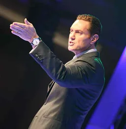 صورة دارين هاردي